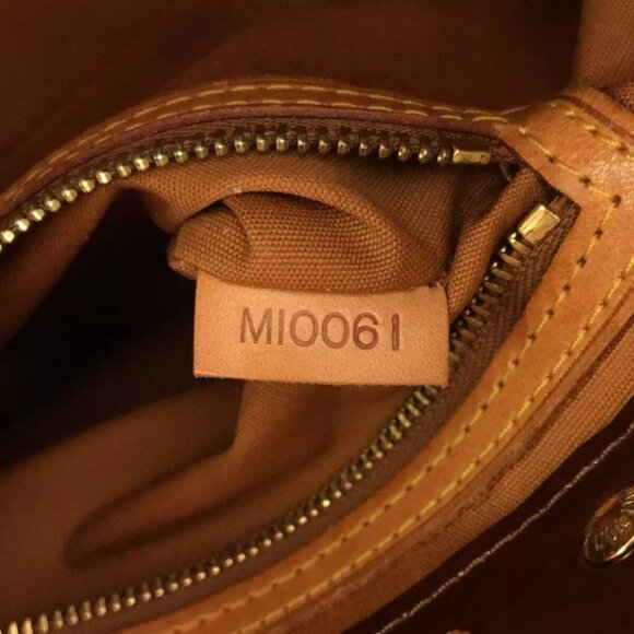 LOUIS VUITTON Reade PM Bronze Monogram Vernis Handbag - Picture 8 of 13